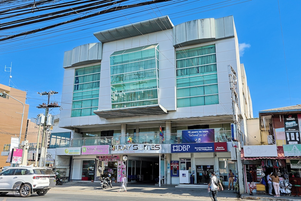 Holiday Suites Business District 1/49