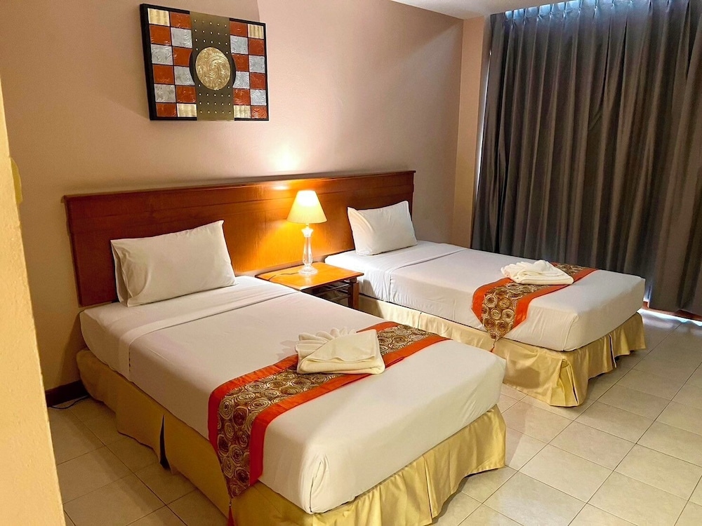 CROWN PATTAYA BEACH HOTEL 19/58