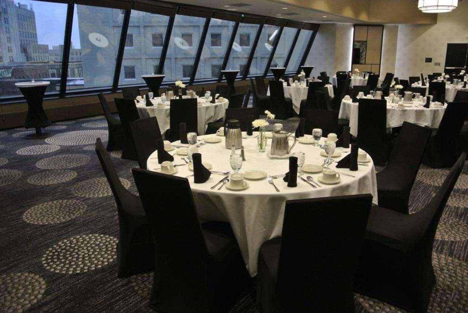 Radisson Blu Hotel Fargo 30/44
