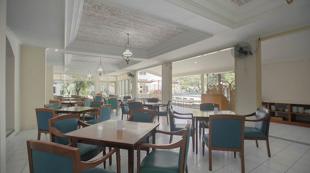 Brongto Hotel 39/55