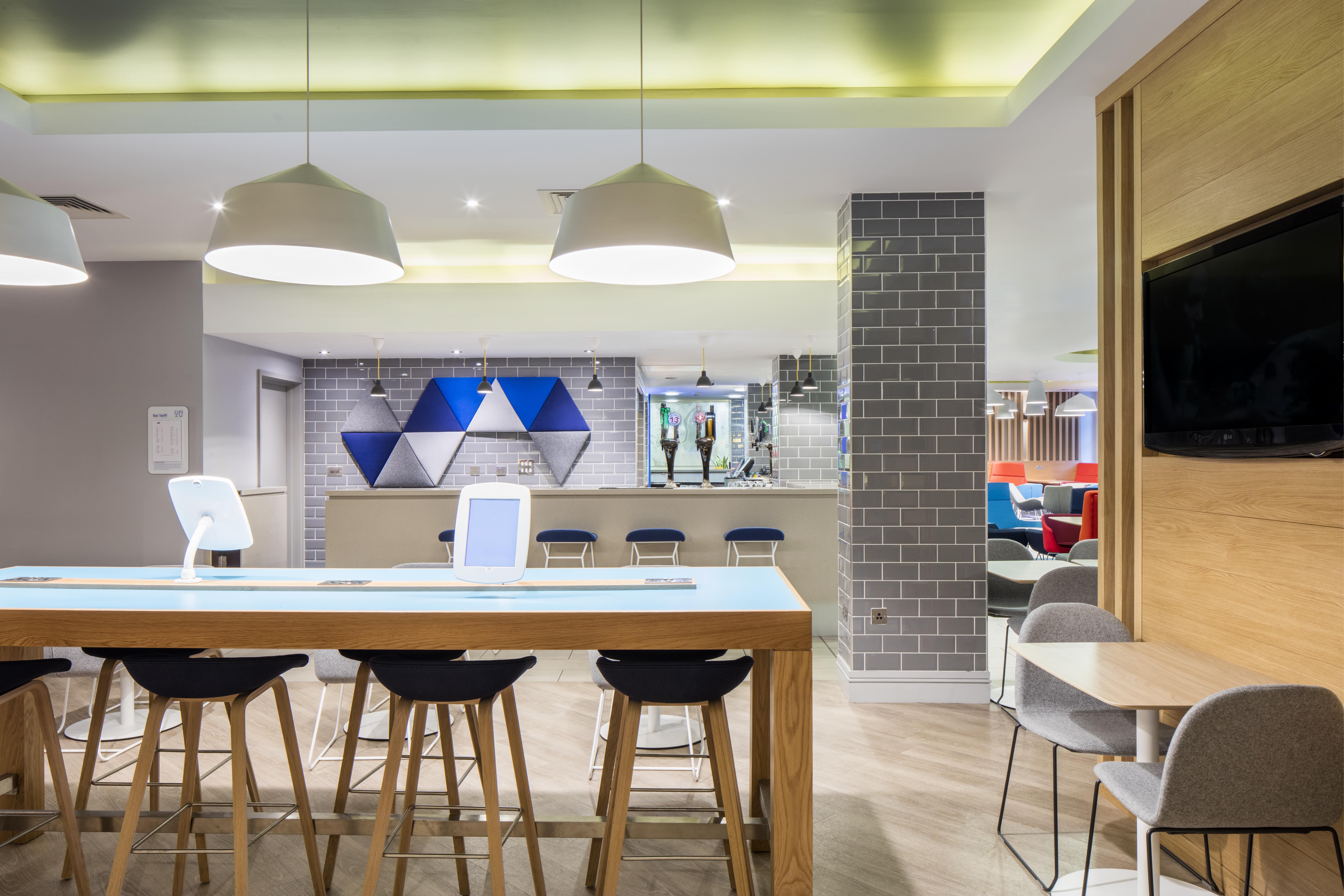 Holiday Inn Express Belfast City 33/50