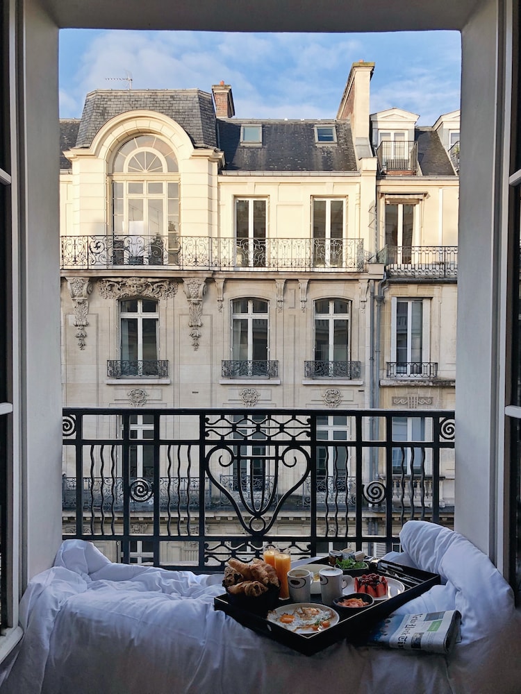 Hotel Marignan Champs Elysees 3/70