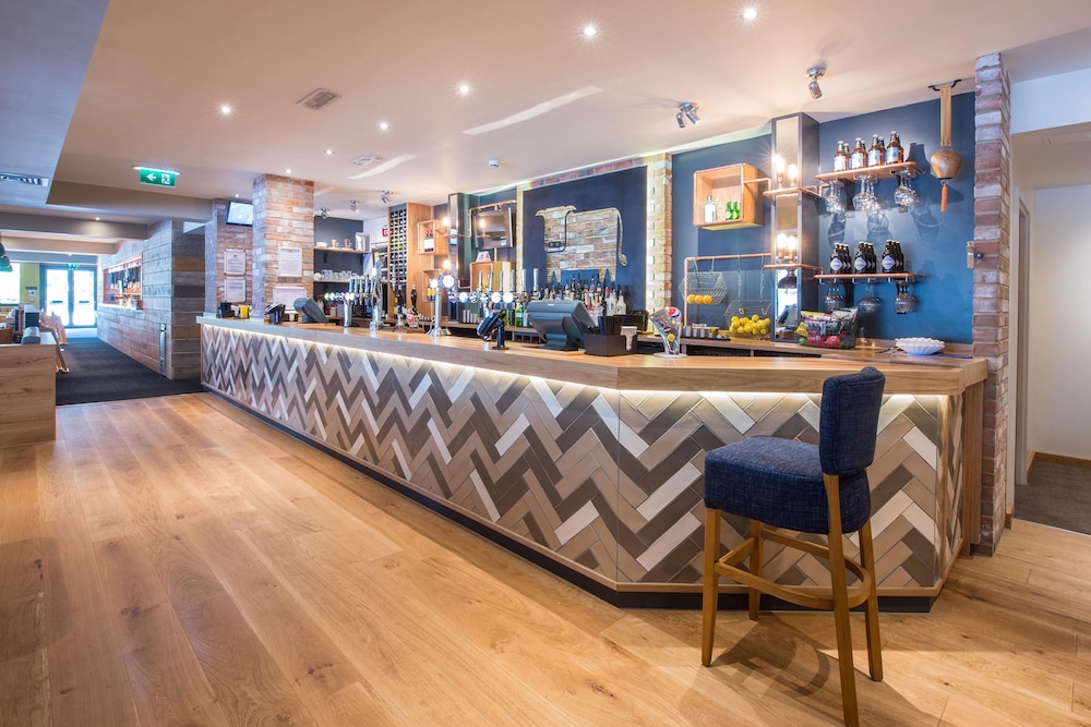 Premier Inn Farnborough Town Centre hotel 7/27