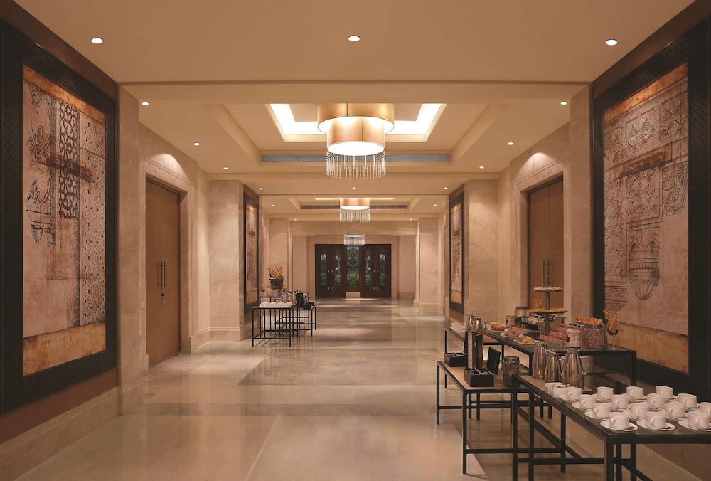 DoubleTree by Hilton Agra 8/73