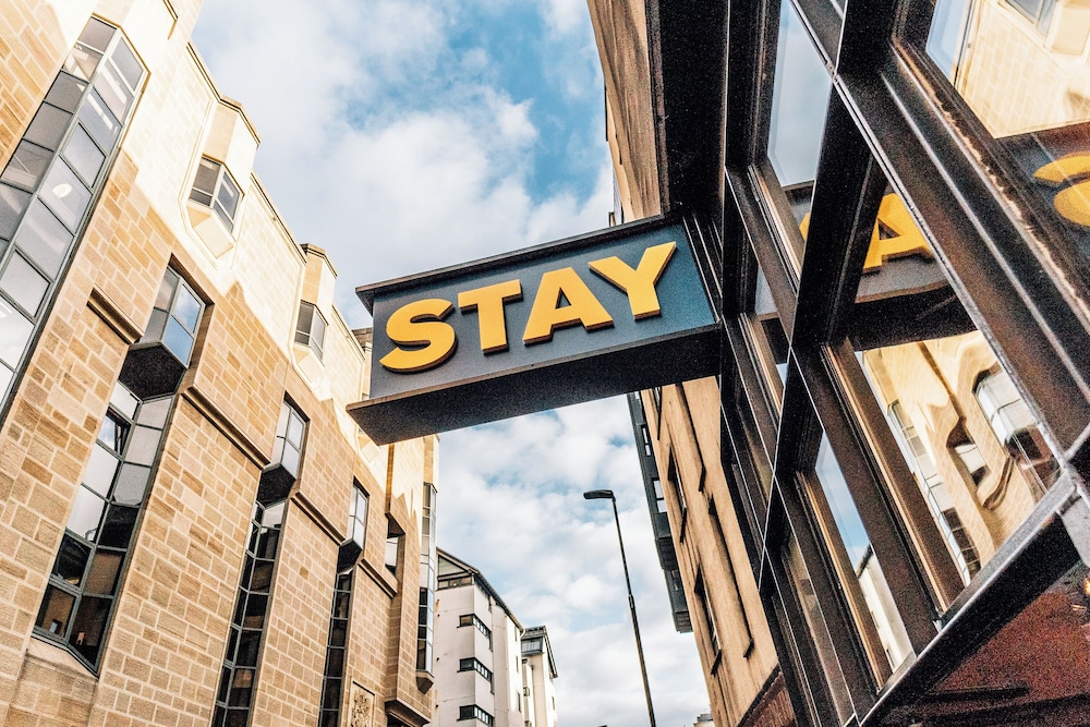 Stay Central 4/44