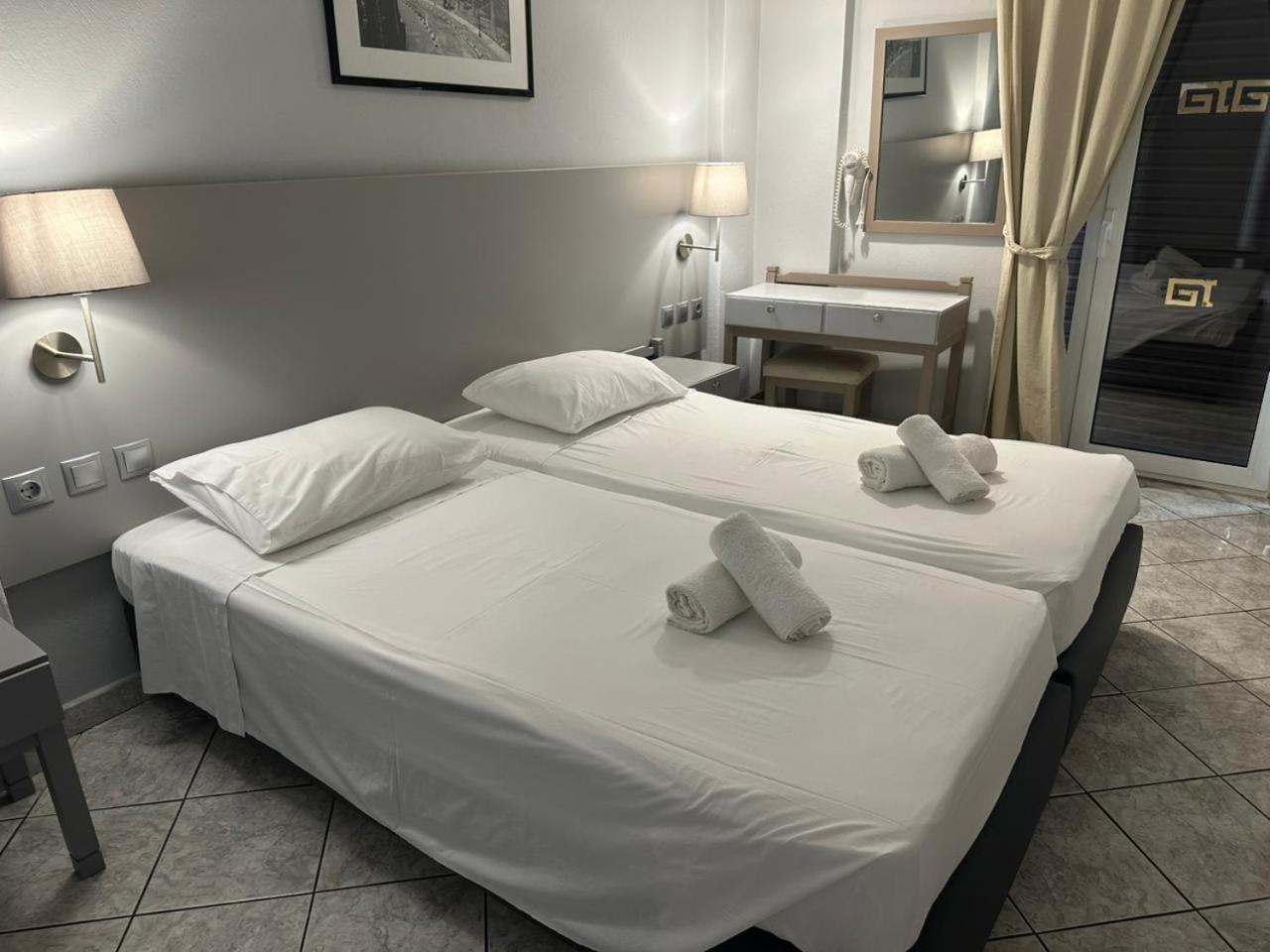 Karis Hotel 15/50