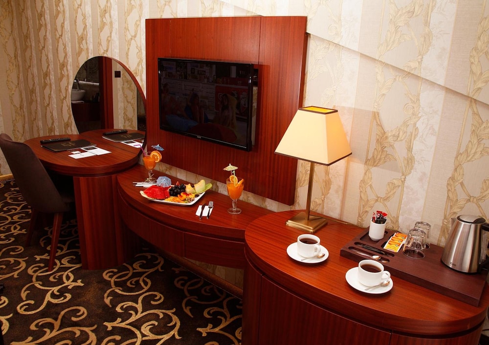 Grand Vuslat Hotel 32/37