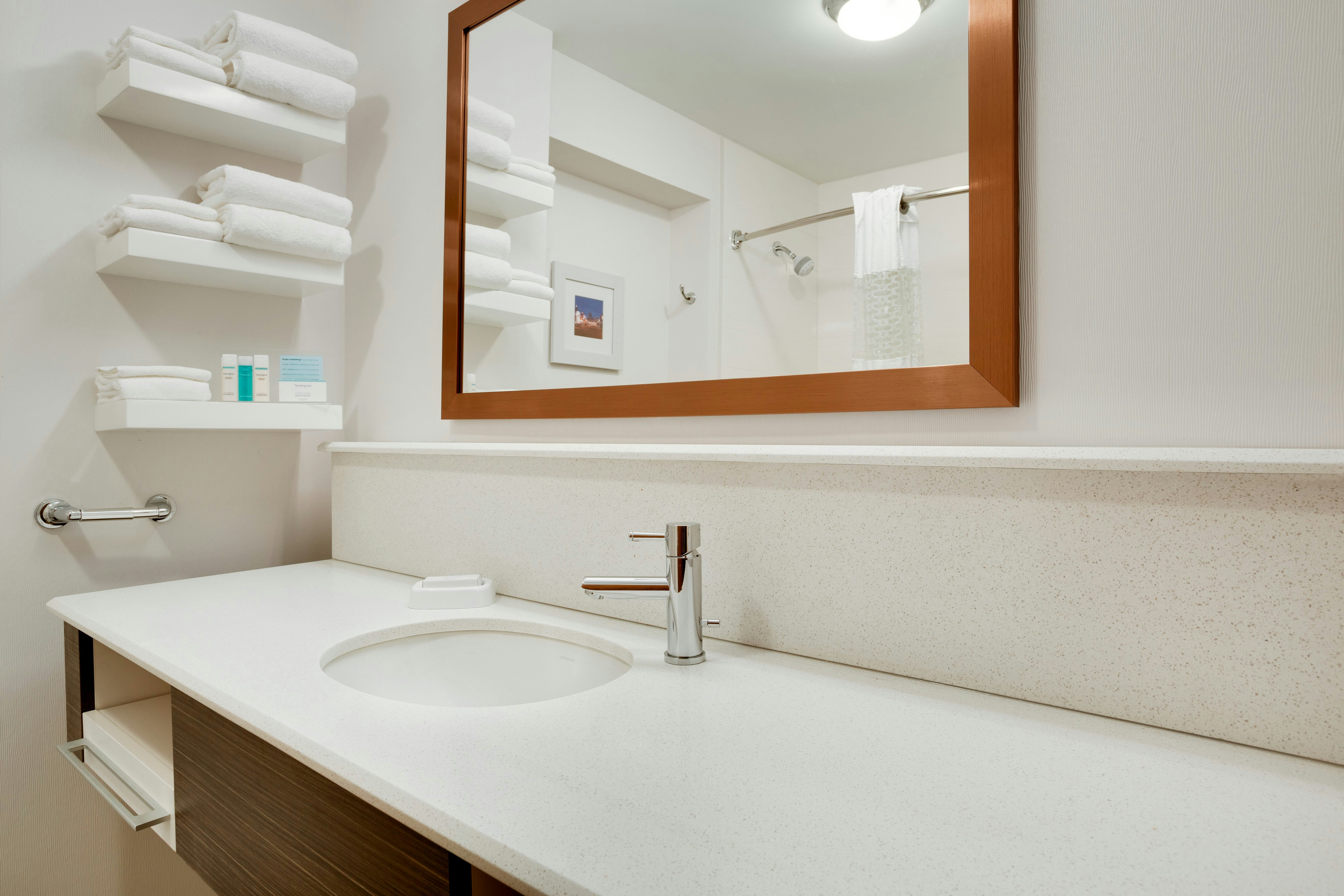 Hampton Inn Suites Cleveland Independence 38/40