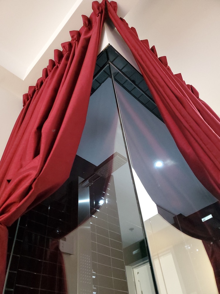 Hotel Chez Swann 2/72