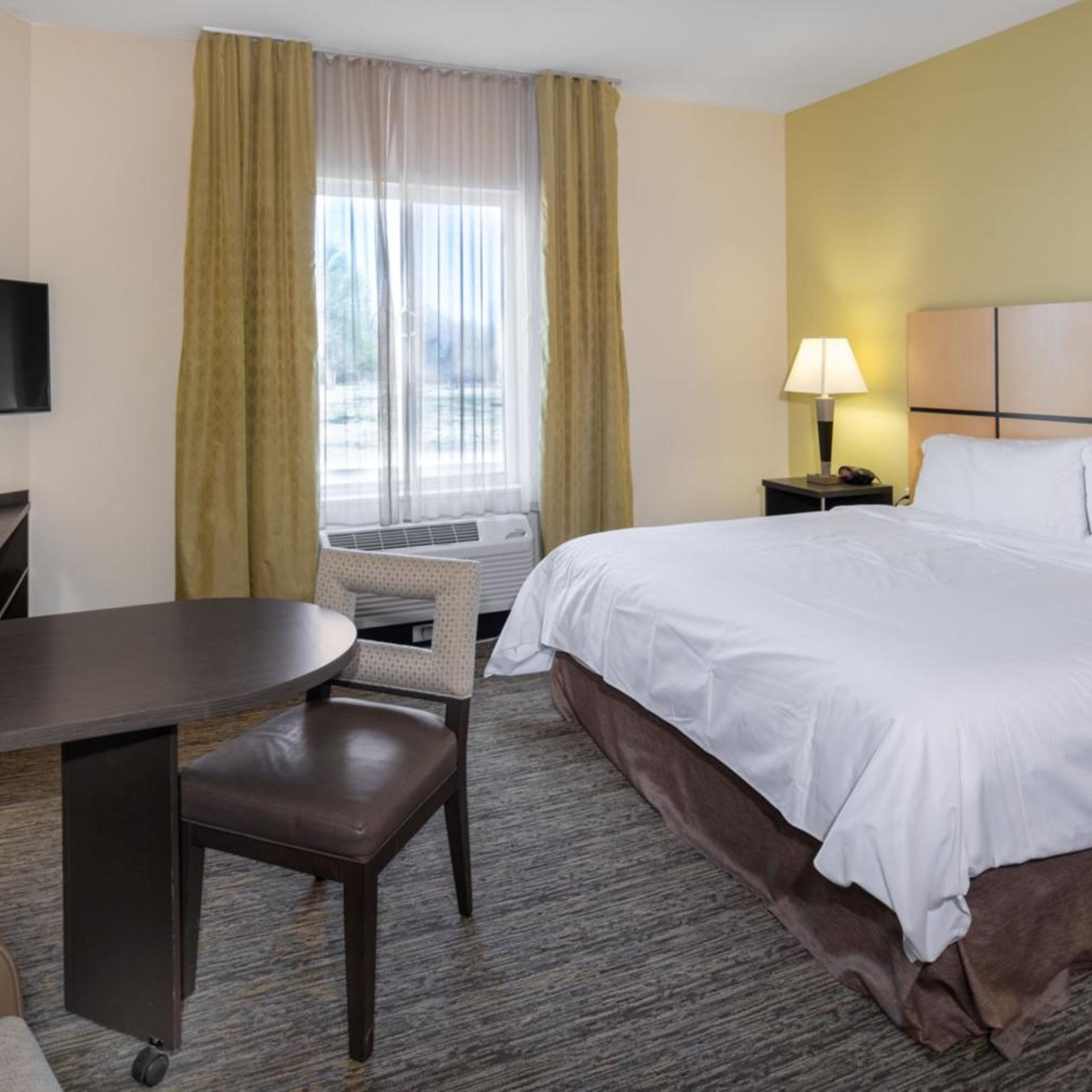 Room, King Bed, Accessible, Candlewood Suites Enid 2/4