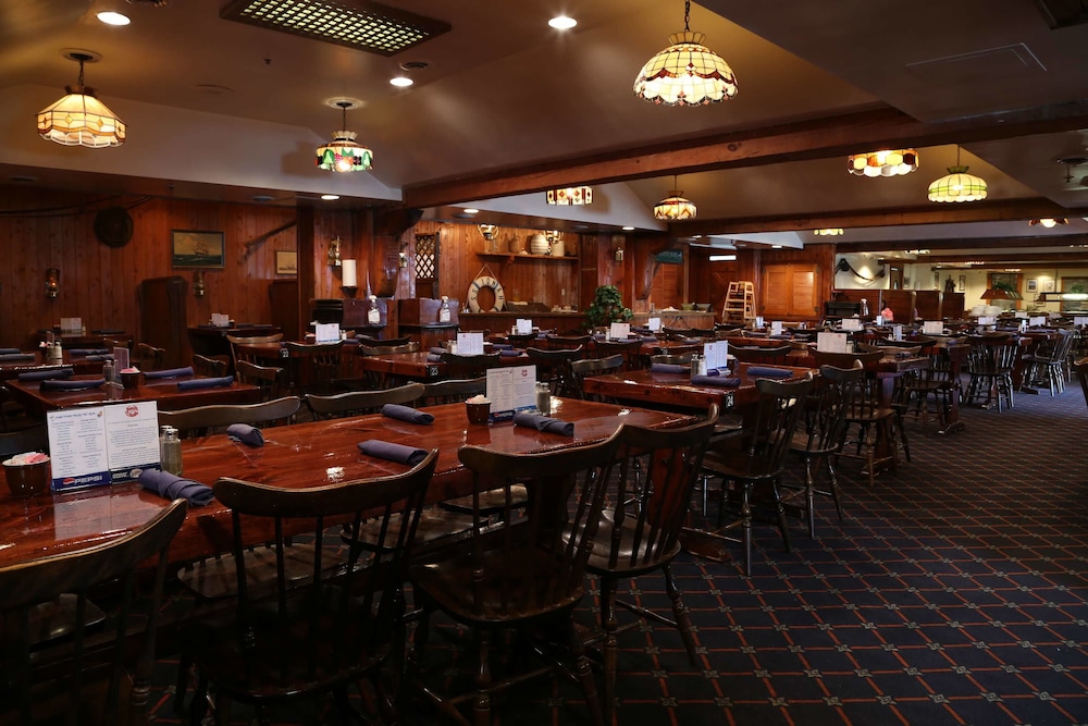 Flagship Oceanfront 25/39