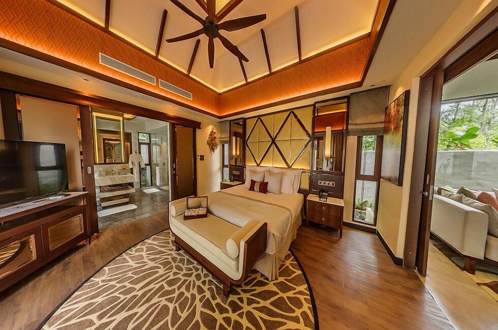 Grand, Garden Villa, King Bed, Adult Only