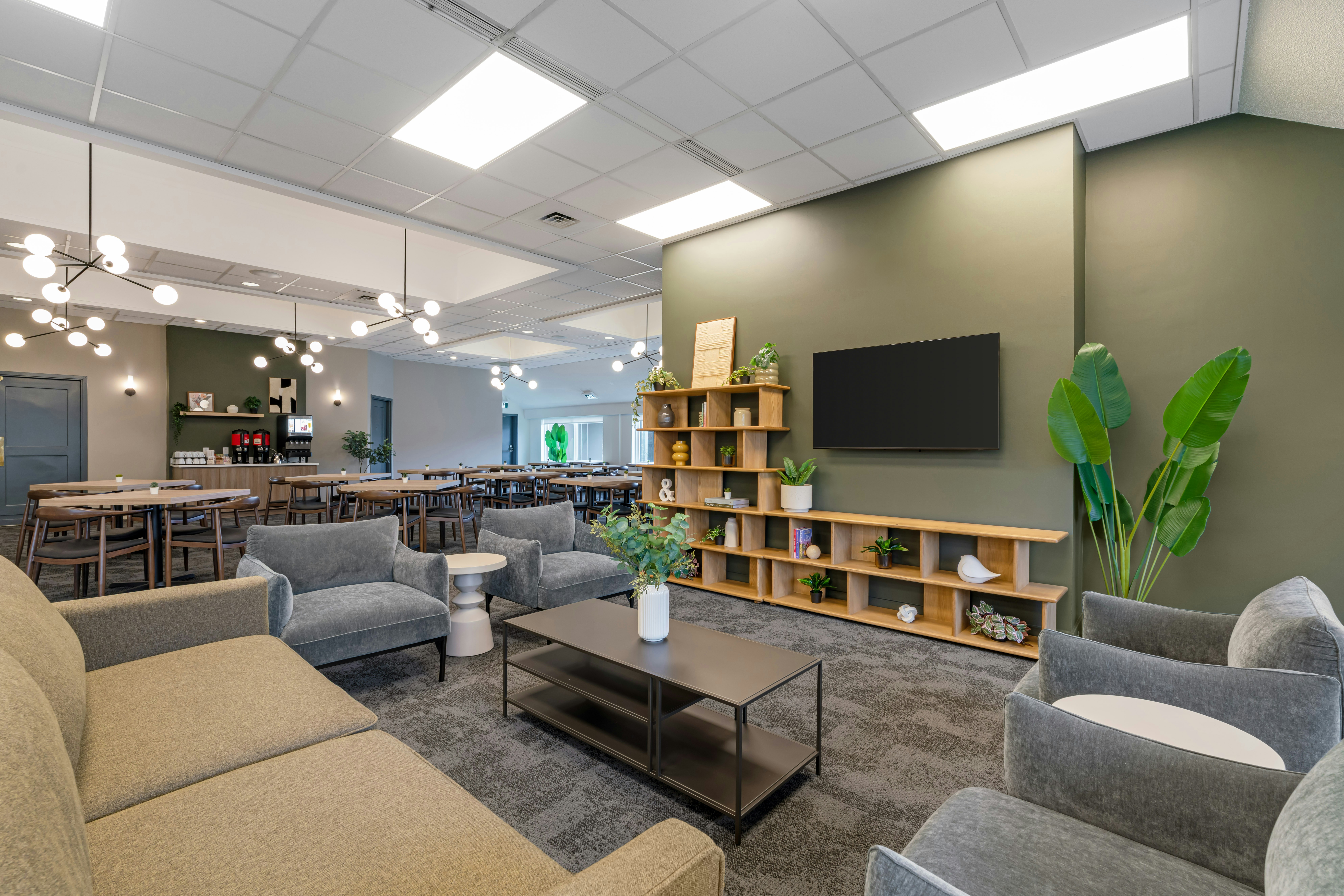 Best Western Plus Burnaby Hotel 53/76