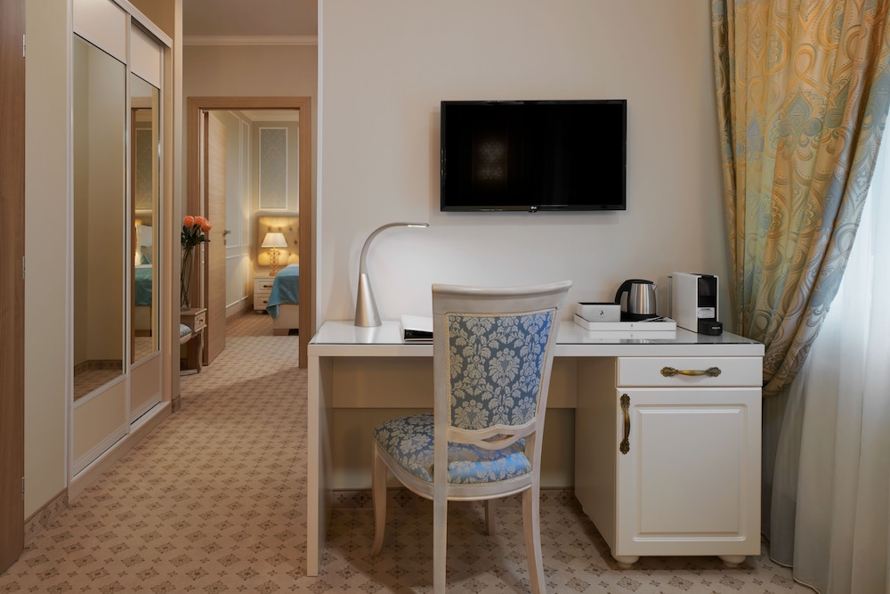 Honour And Grace Hotel 23/26