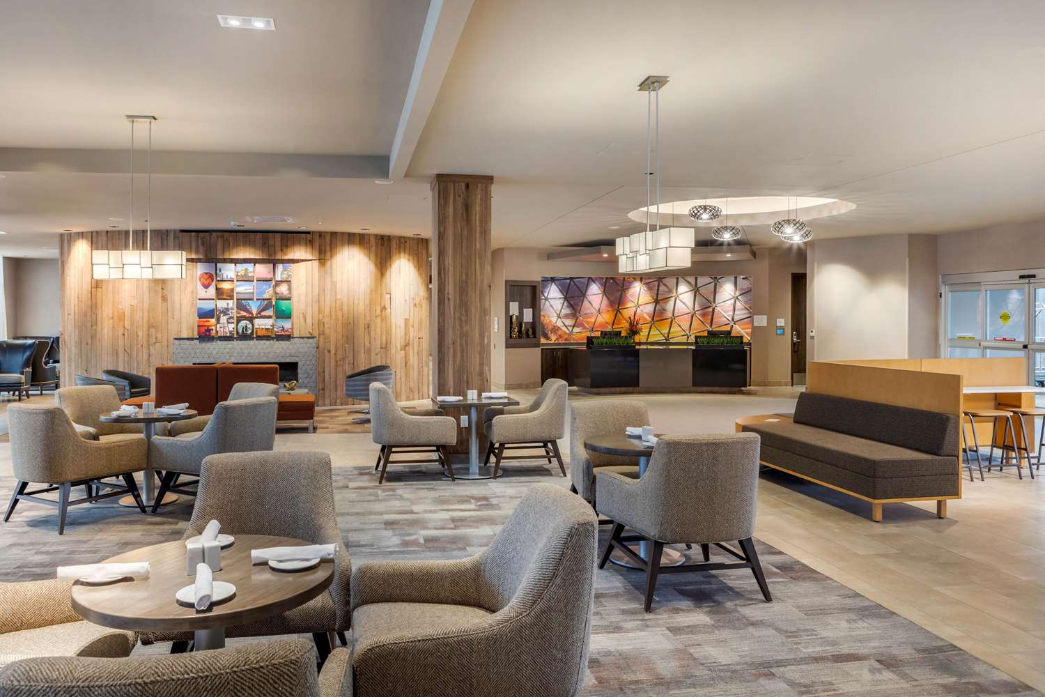 Cambria Hotel Omaha Downtown 13/26