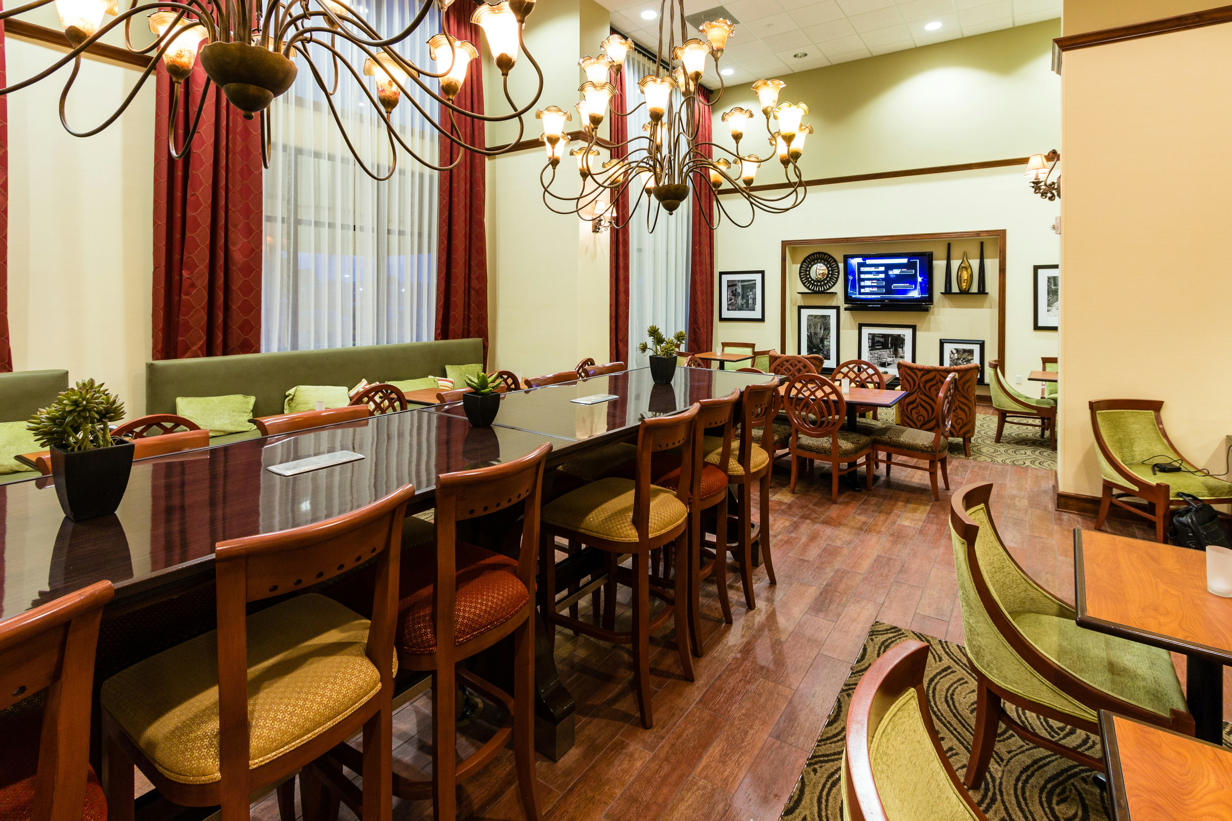 Hampton Inn & Suites Tomball Houston NW 54/86