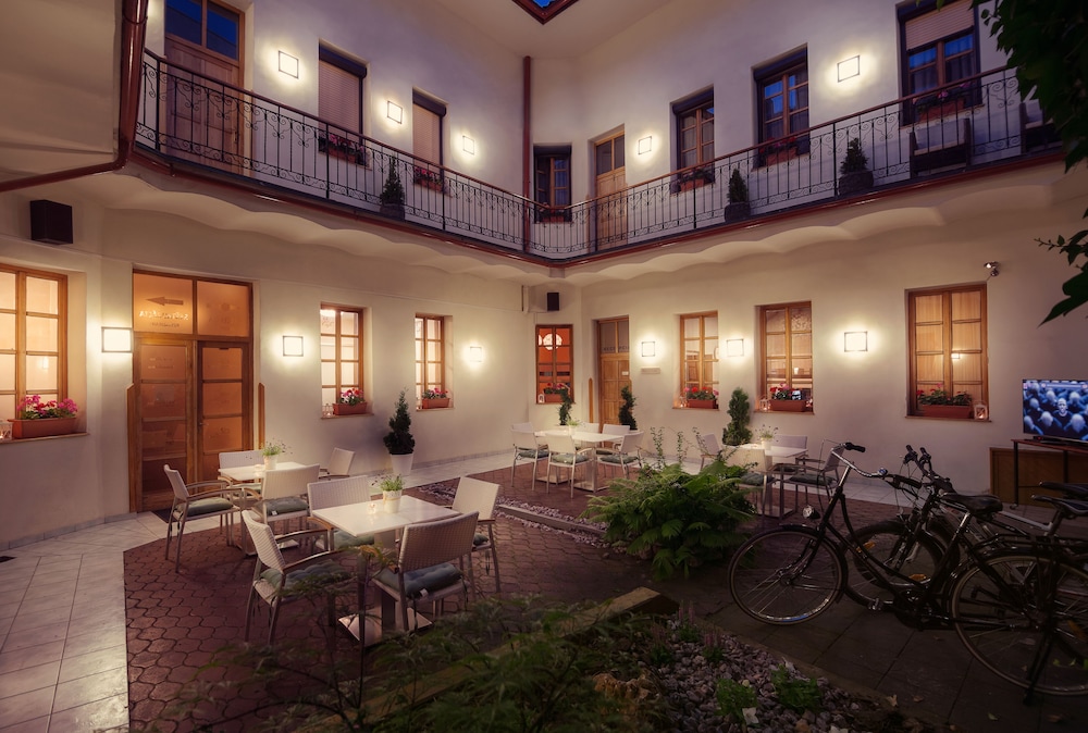 City Residence Apartment Hotel 45/50