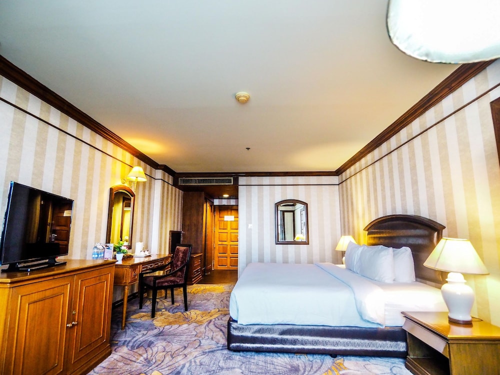 Twin Lotus Hotel 26/68