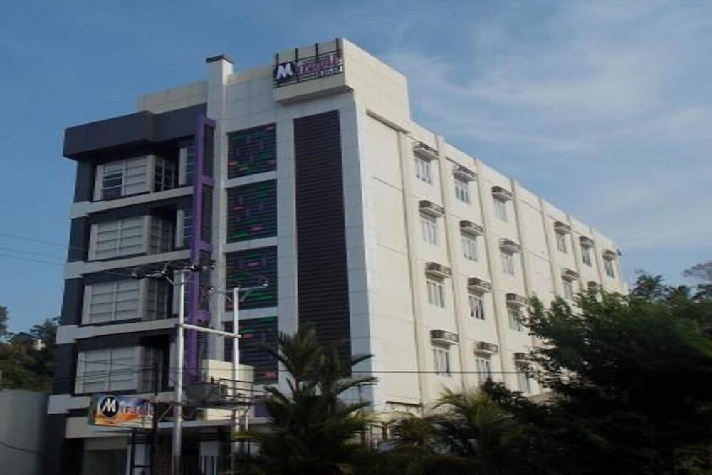 Miracle Hotel Manado 2/23
