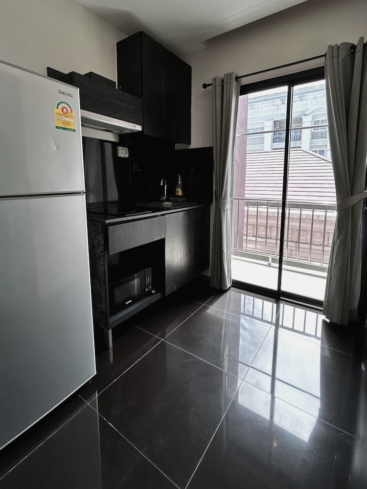 Varrzon Residence Srinakarin 56 10/25