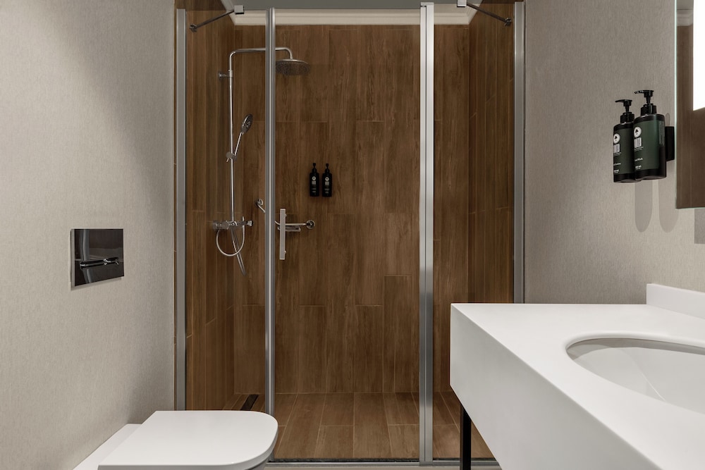 غرفة عائلية بسرير كينج، Ramada Encore by Wyndham Istanbul Arnavutkoy 8/8