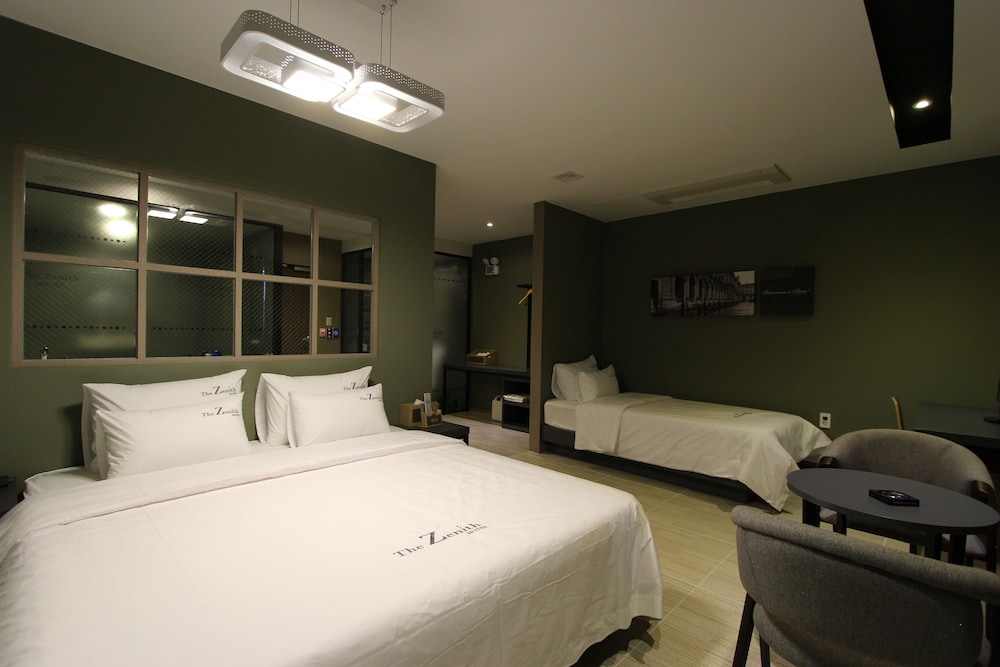 The Zenith Hotel 27/60