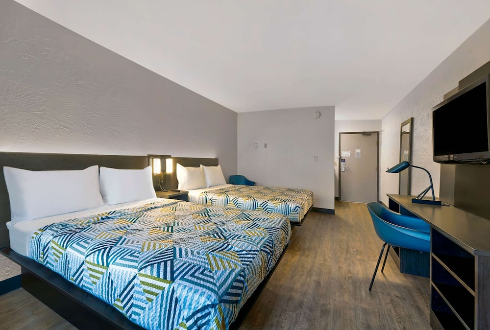 Motel6 Oak Creek, WI 22/53
