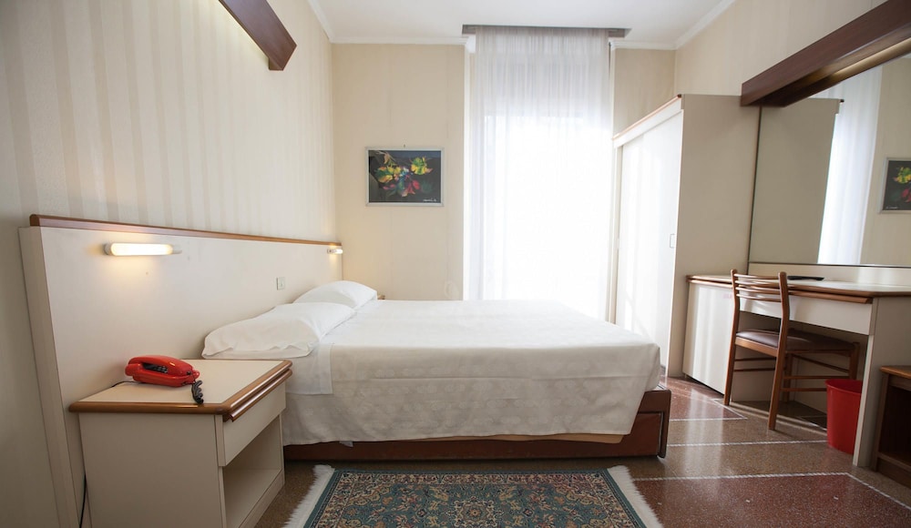 Hotel Vittoria 10/31