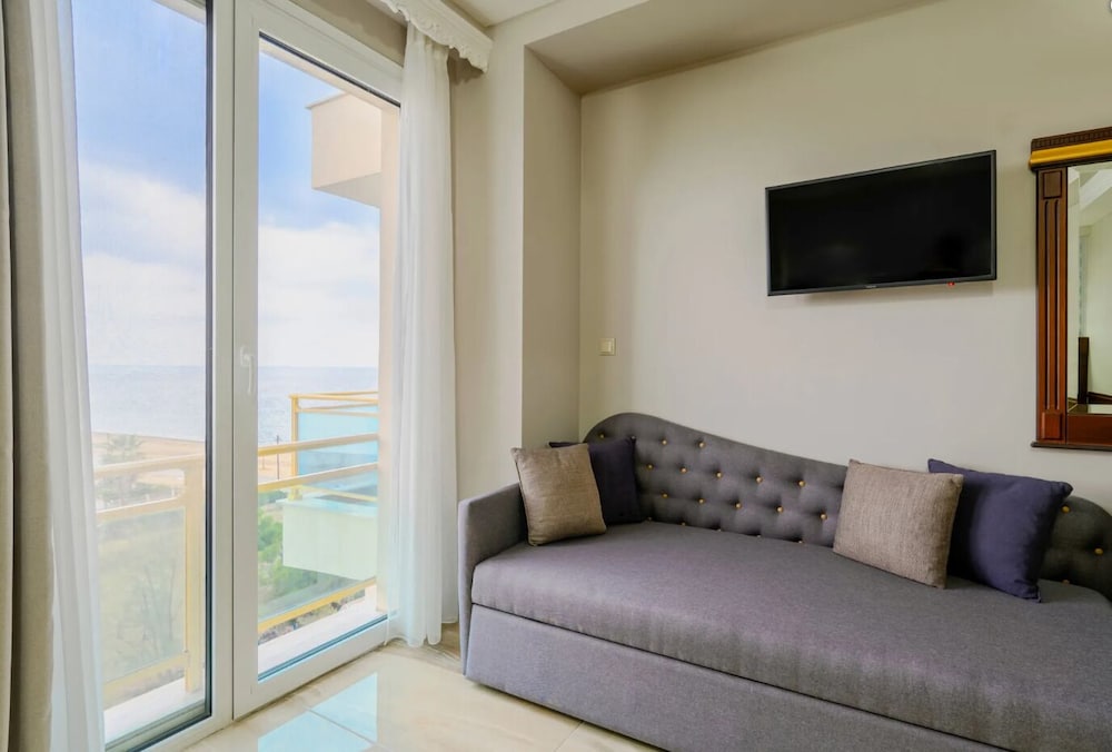 Eona Beach Resort 43/66