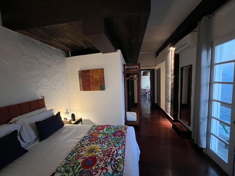 Cliffside Guest House Experience 16/67