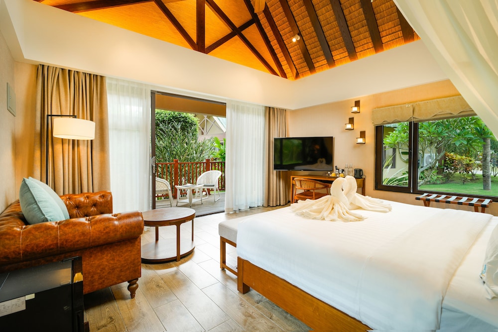 H Resort Bohol – The Coral Cliff by SMS Hospitality 30/65
