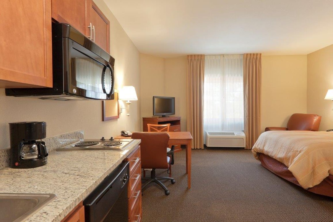 Candlewood Suites Enterprise 19/47