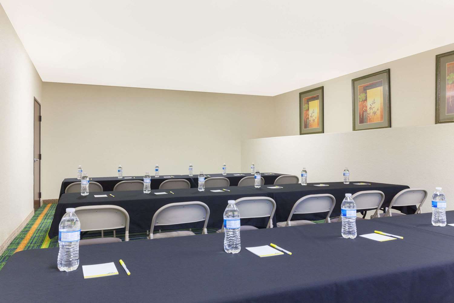 Days Inn by Wyndham San Antonio at Palo Alto 6/10