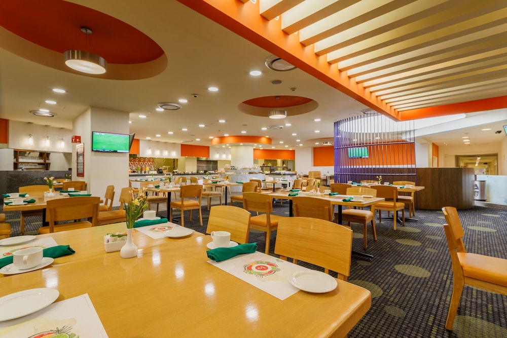 restaurant cafeteria