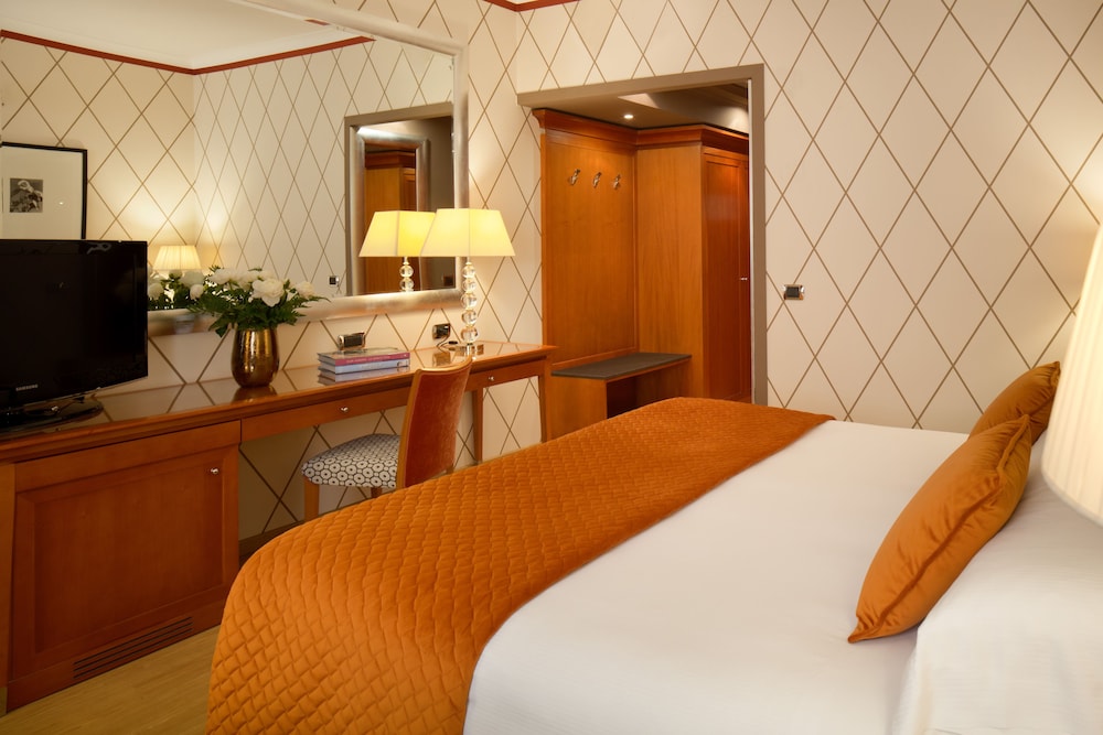 Room at Starhotels Metropole Hotel, ROME