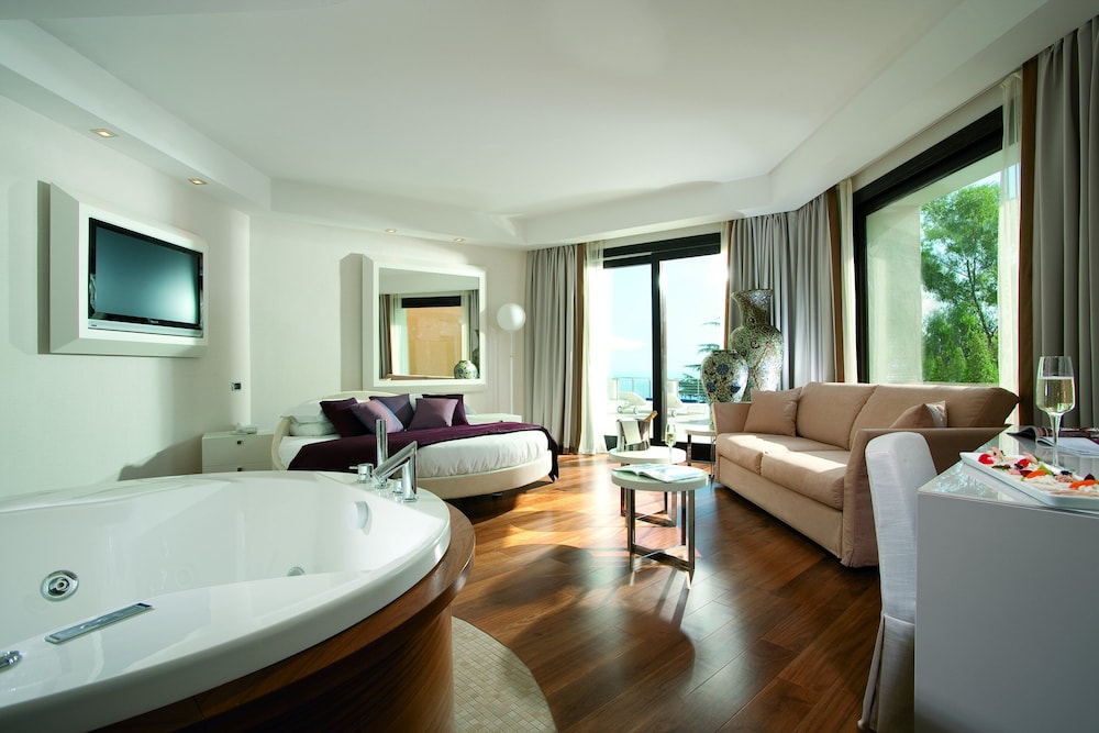 Paradiso Relais Hotel 63/92