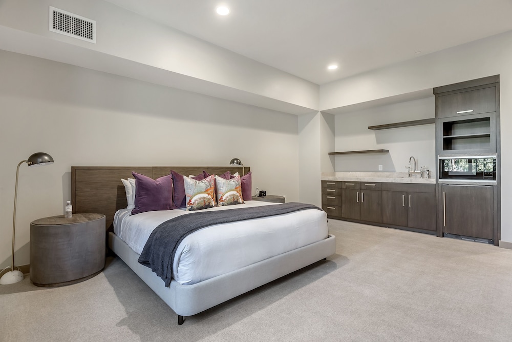 4 BEDROOMS, PLATINUM, SUITE, 2 BUNK BEDS