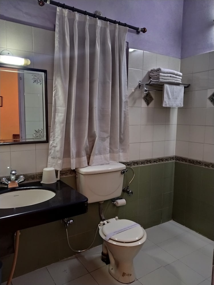 Anuraag Villa 16/65