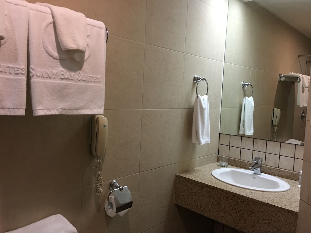 Sunny Bay Suites 29/33