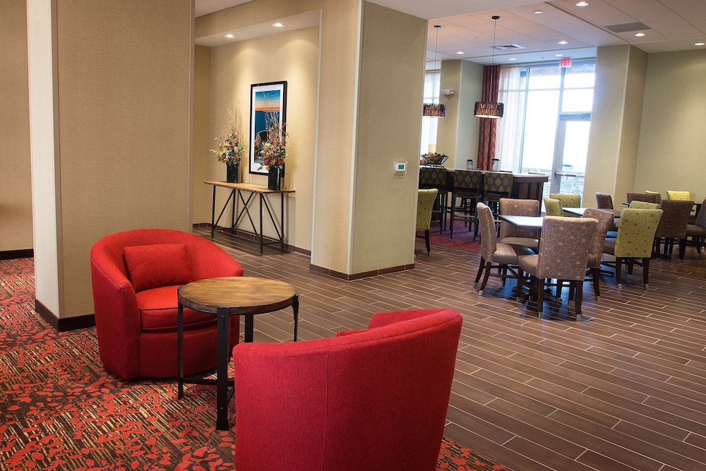 Hampton Inn & Suites Boone 52/55