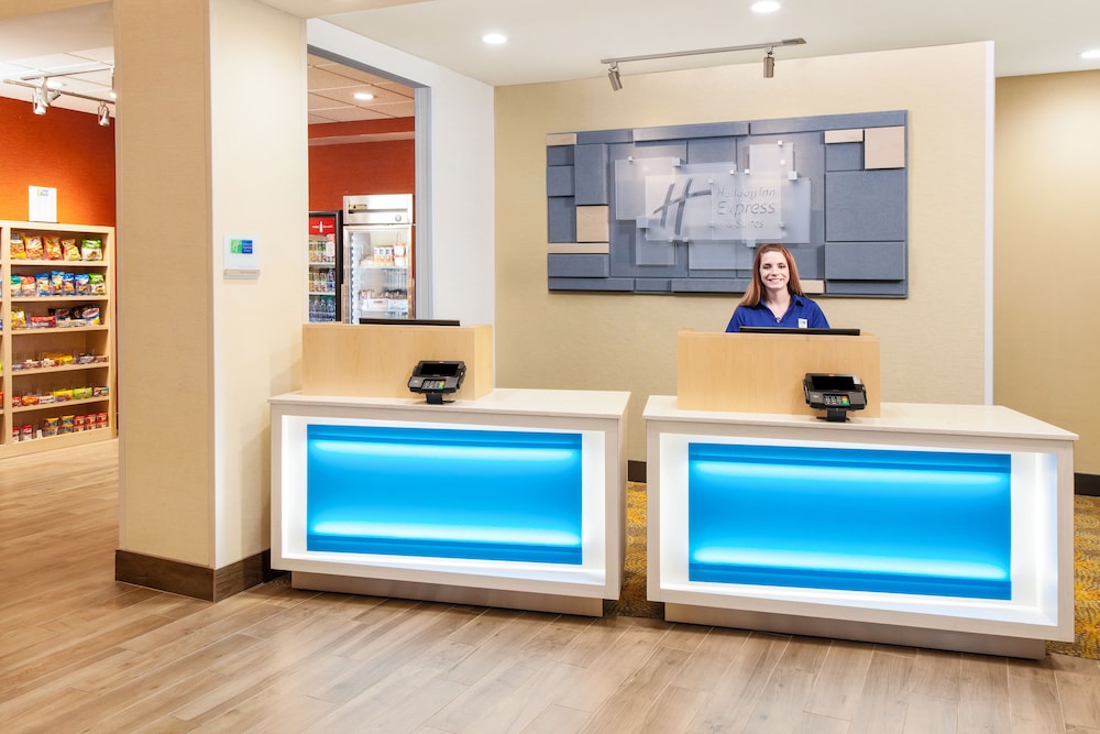 Holiday Inn Express Suites Sandusky 7/42