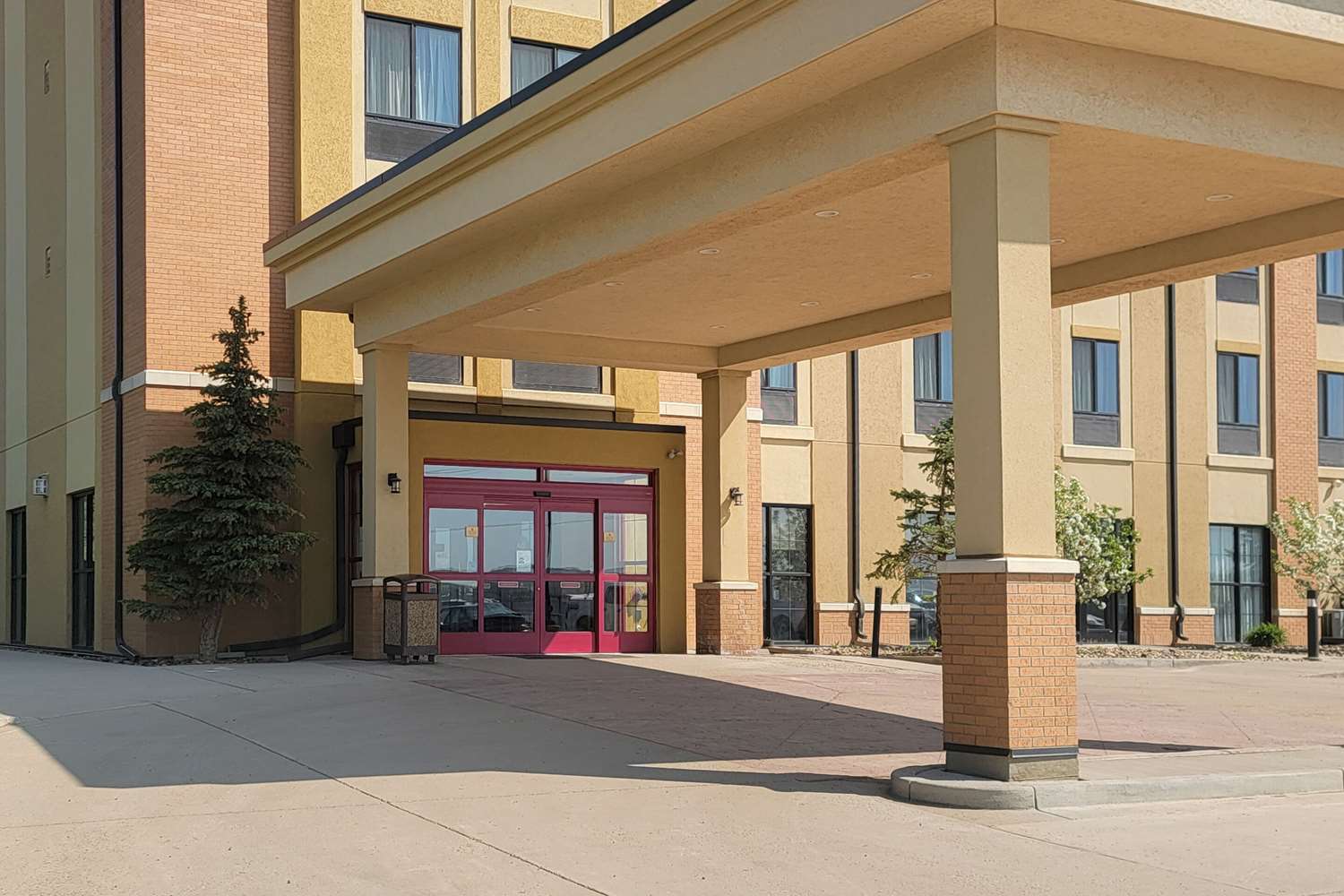 Comfort Inn & Suites Watford City ND 2/18