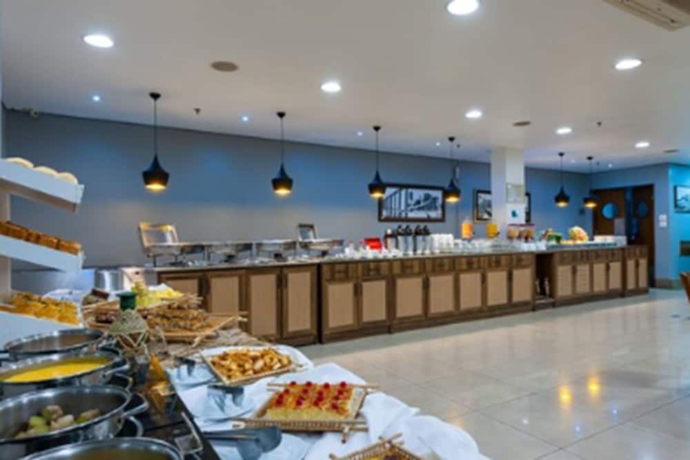 restaurant-cafeteria