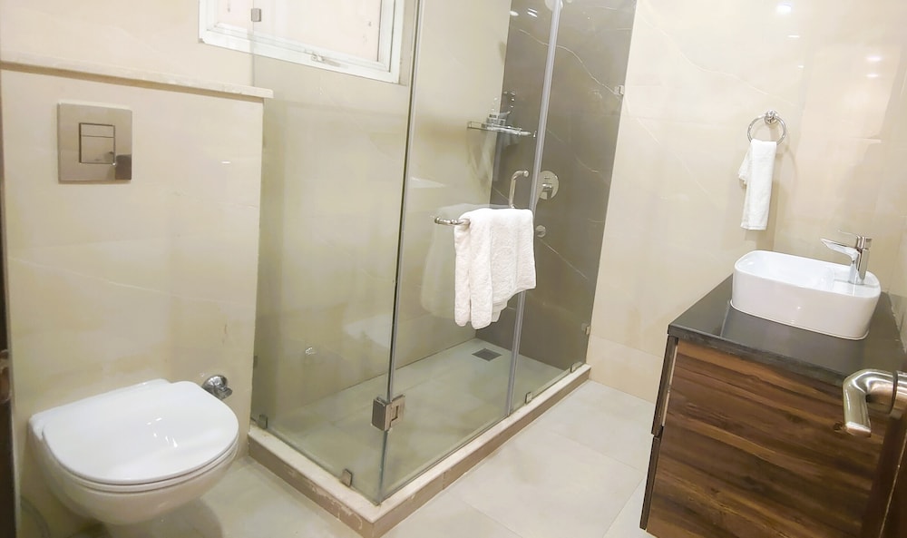 AVA Hotels and Corporate Stays Golf course 29/34