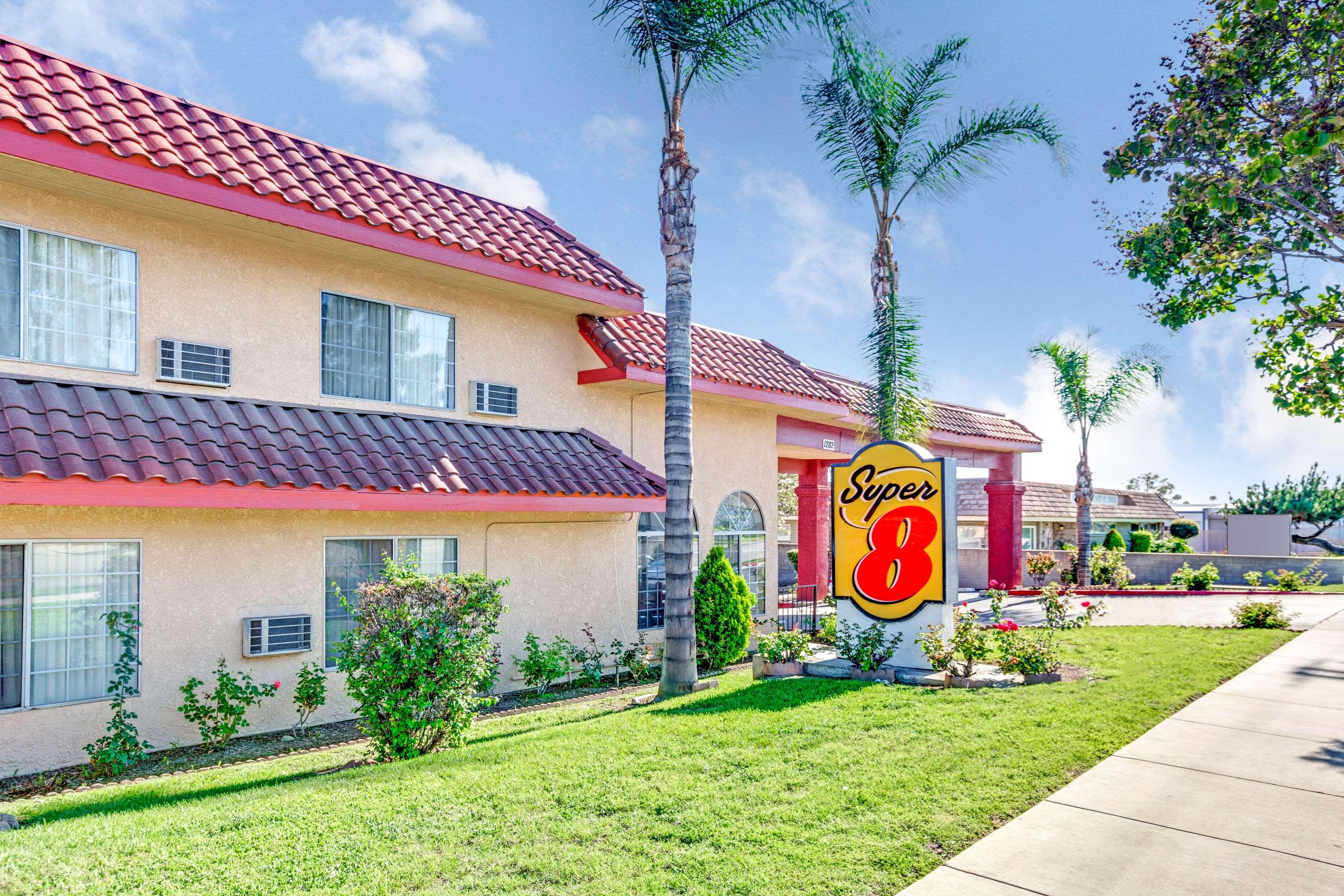 Super 8 by Wyndham Upland Ontario CA 13/17