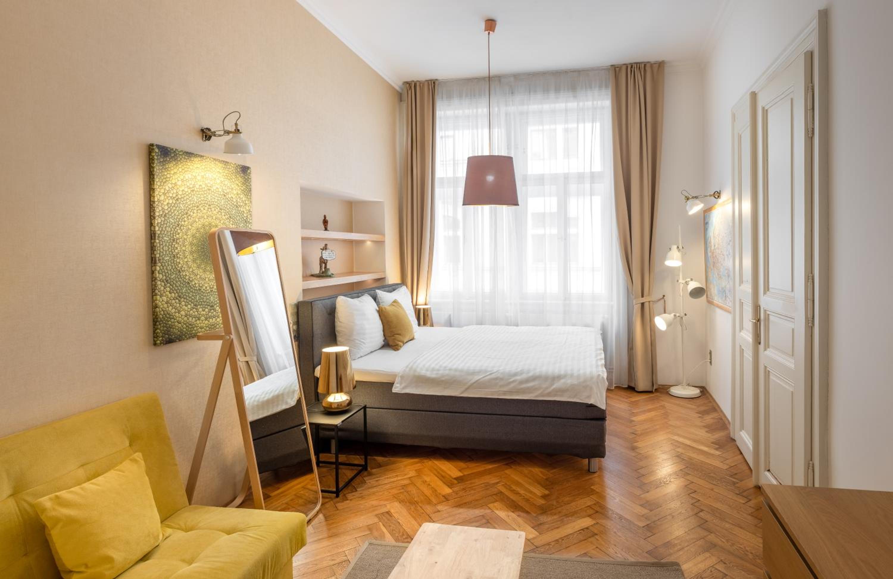 2 Bedrooms, Apartment