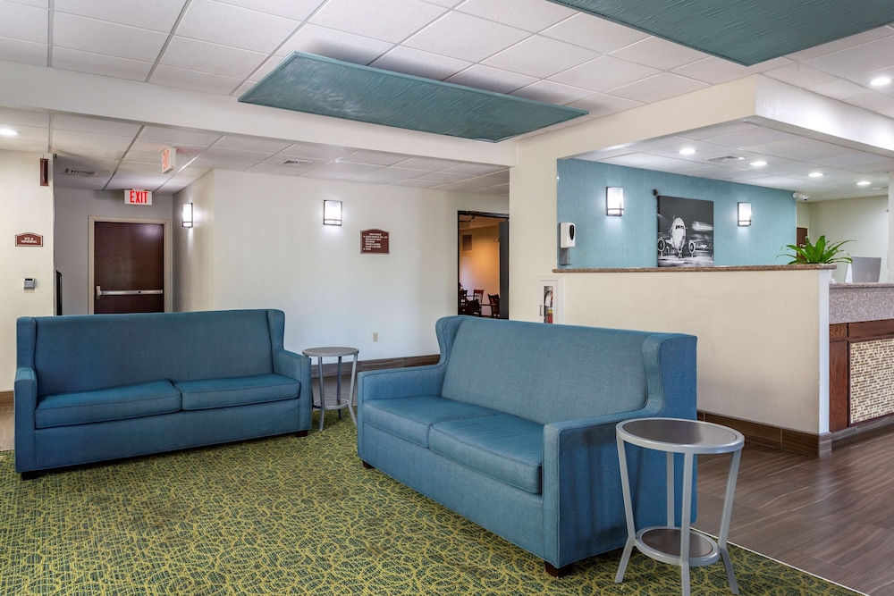 Best Western Plus Springfield Airport Inn 27/39