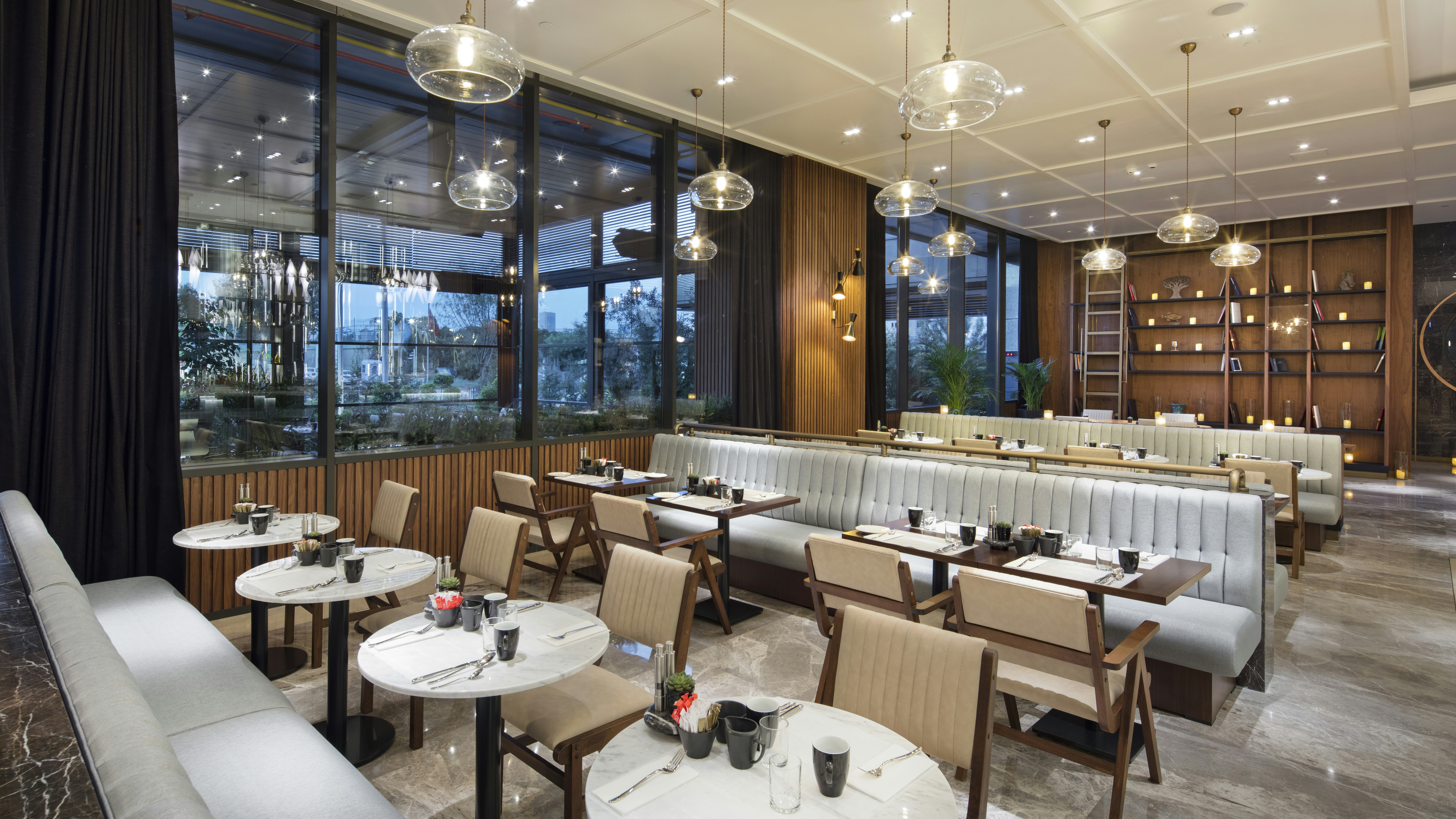 Hilton Istanbul Maslak 62/82