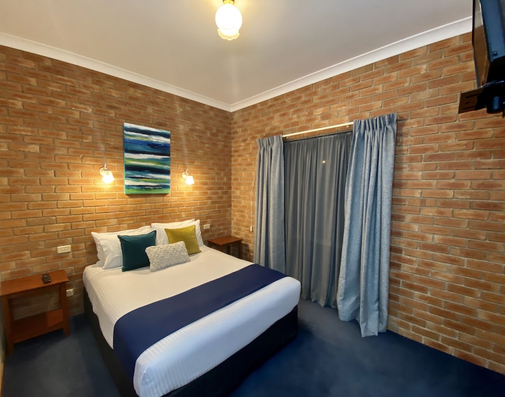 Coastal Waters Motor Inn 20/73