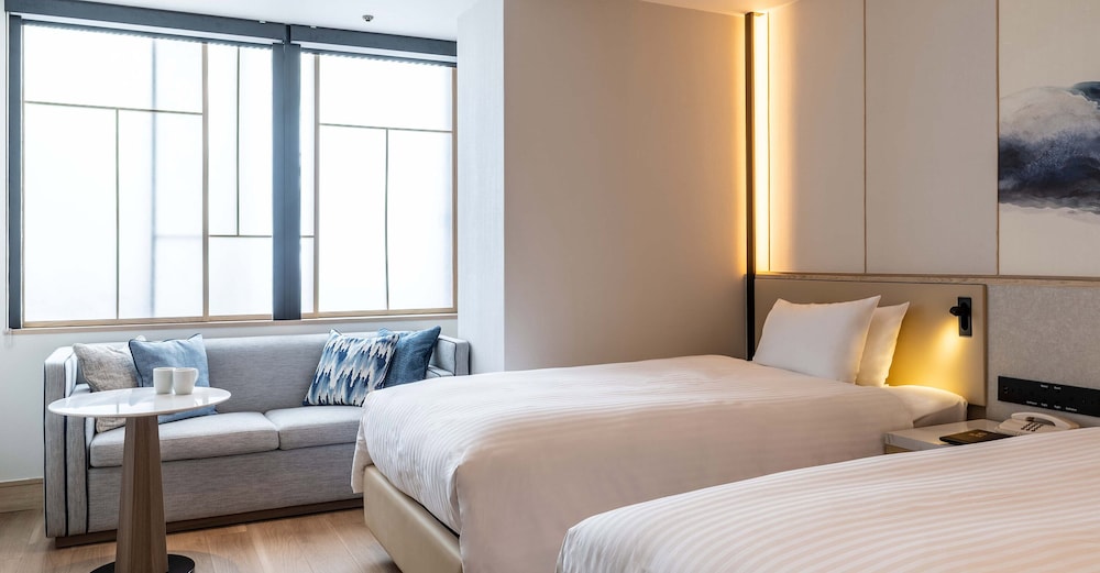ROOM, TWIN BEDS